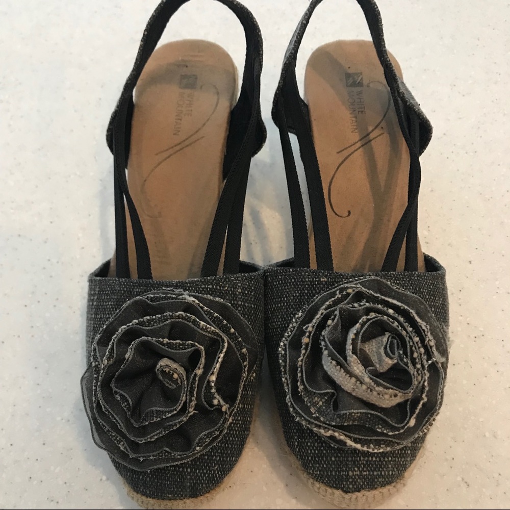 🌹Denim Rose White Mountain Floral Wedges